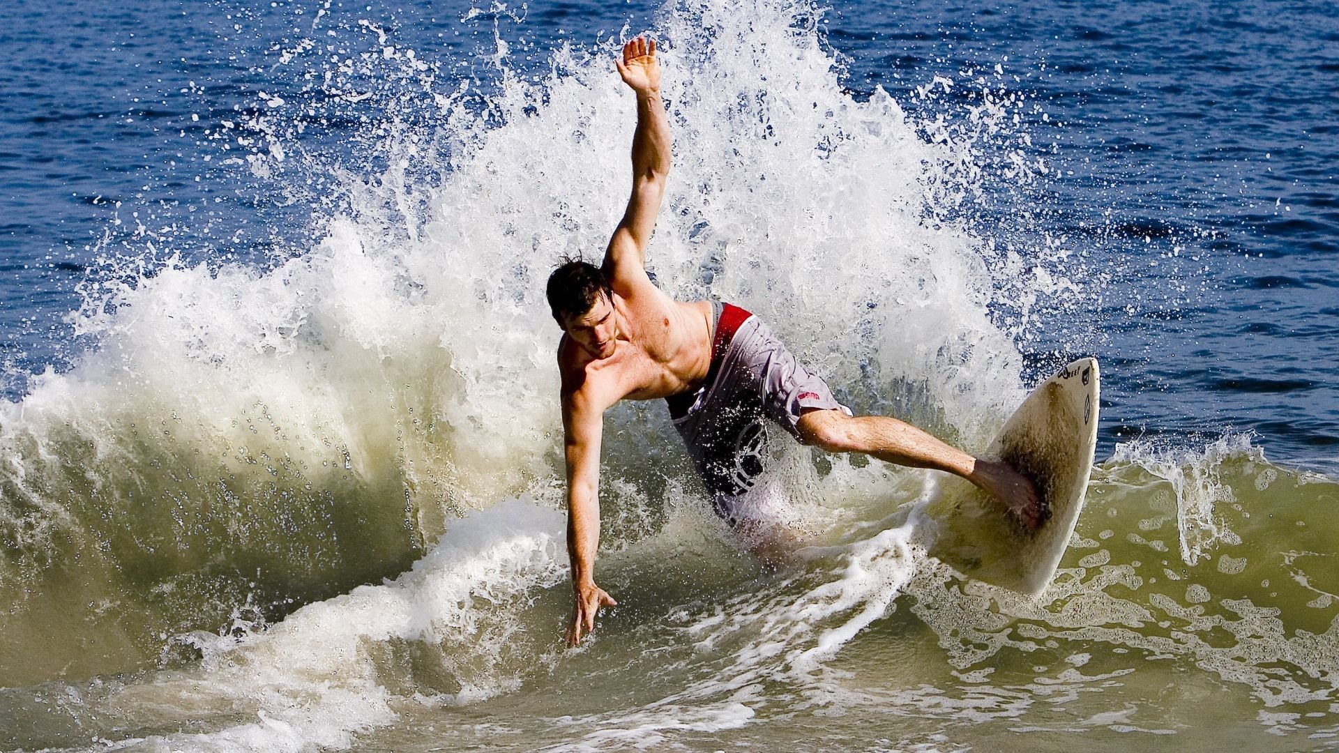 篮下攻坚：北京队抢夺49个篮板，攻守两端占优！，北京篮男